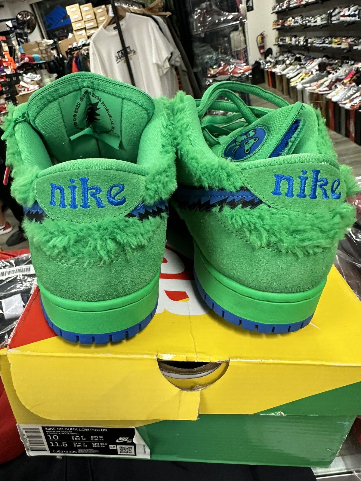 Nike Grateful Dead SB Nike dunk preowned size 10 green Size US 10.5 / EU 43-44 - 4 Thumbnail