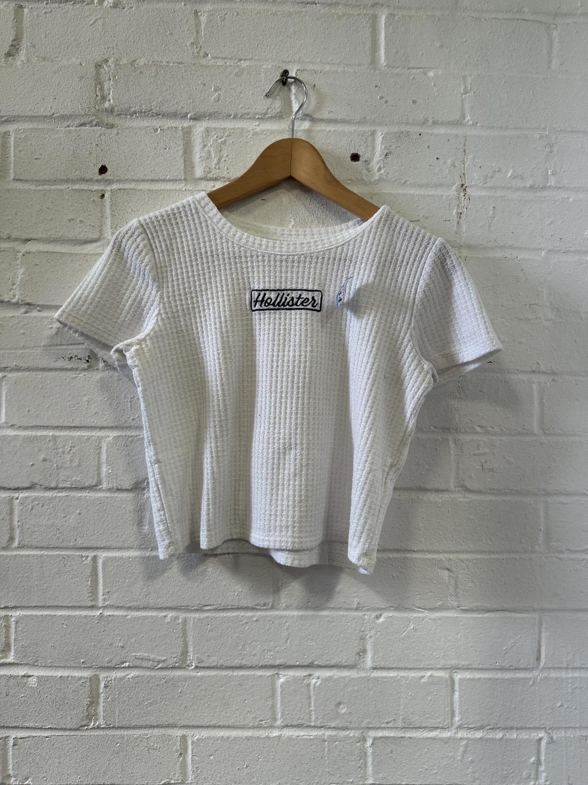 Hollister Hollister White Waffle Knit Short Sleeve T-Shirt, Size M Size M / US 6-8 / IT 42-44 - 1 Thumbnail