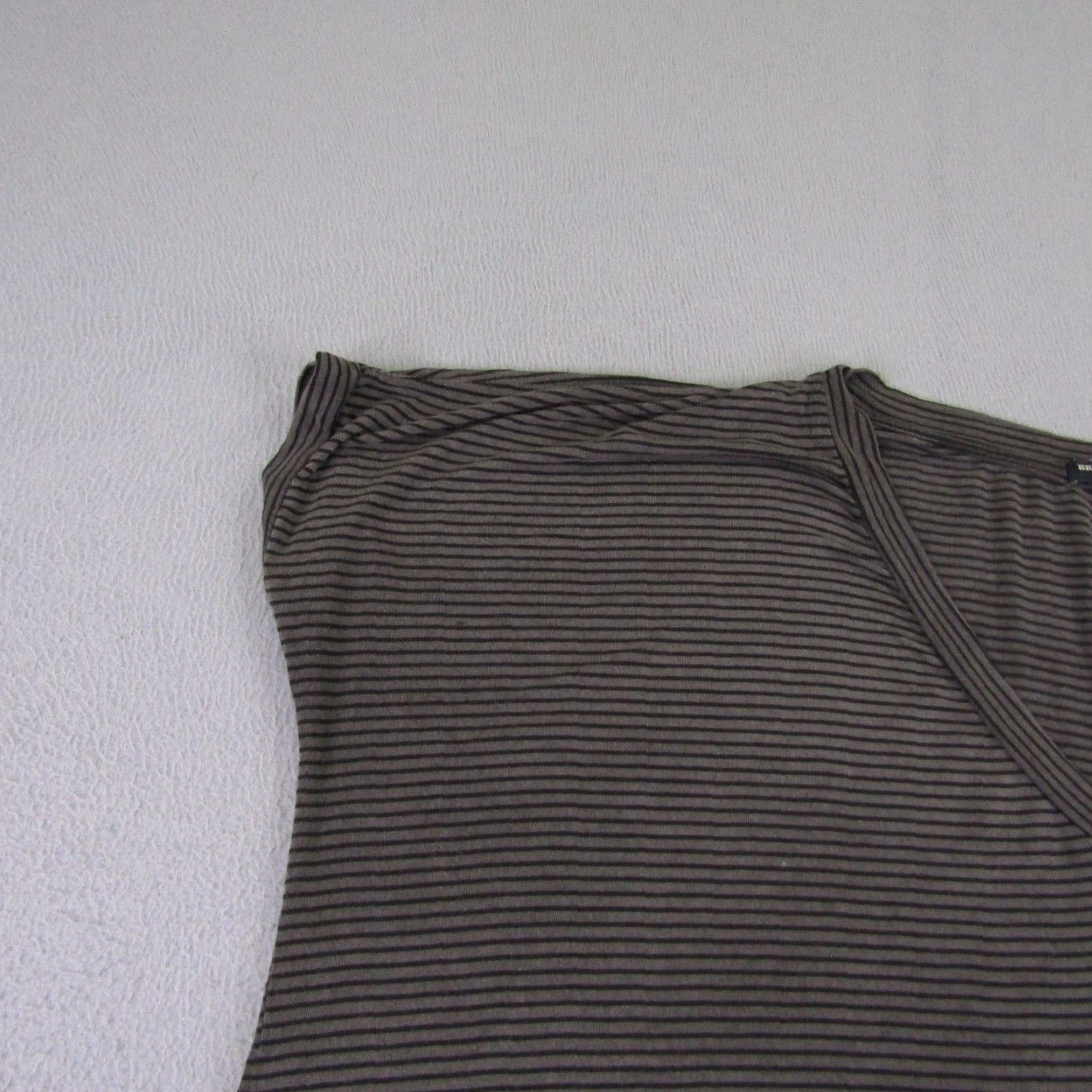 Brandy Melville Brandy Melville Shirt Womens One Size Gray Black Stripes V Neck Top Stretchy T-Shirt Size ONE SIZE - 4 Thumbnail