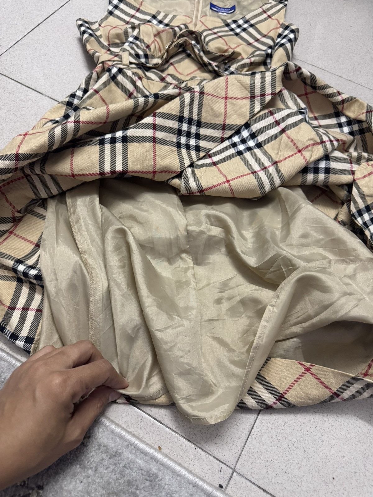 Burberry BURBERRY NOVA CHECK BELTED MIDI DRESS Size XS / US 0-2 / IT 36-38 - 9 Thumbnail