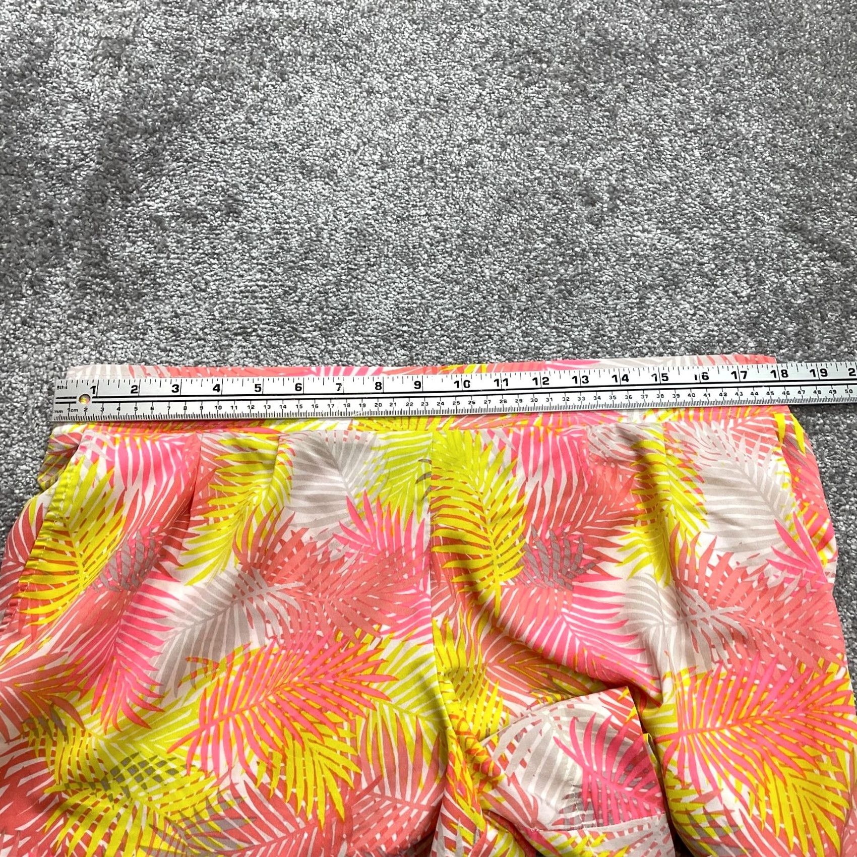 Vintage HeartSoul Shorts Womens 1X Pink Yellow Elastic Waist Light Stretch Tropic Paisley Casual Short Pants Size 25" / US 0 / IT 36 - 5 Thumbnail
