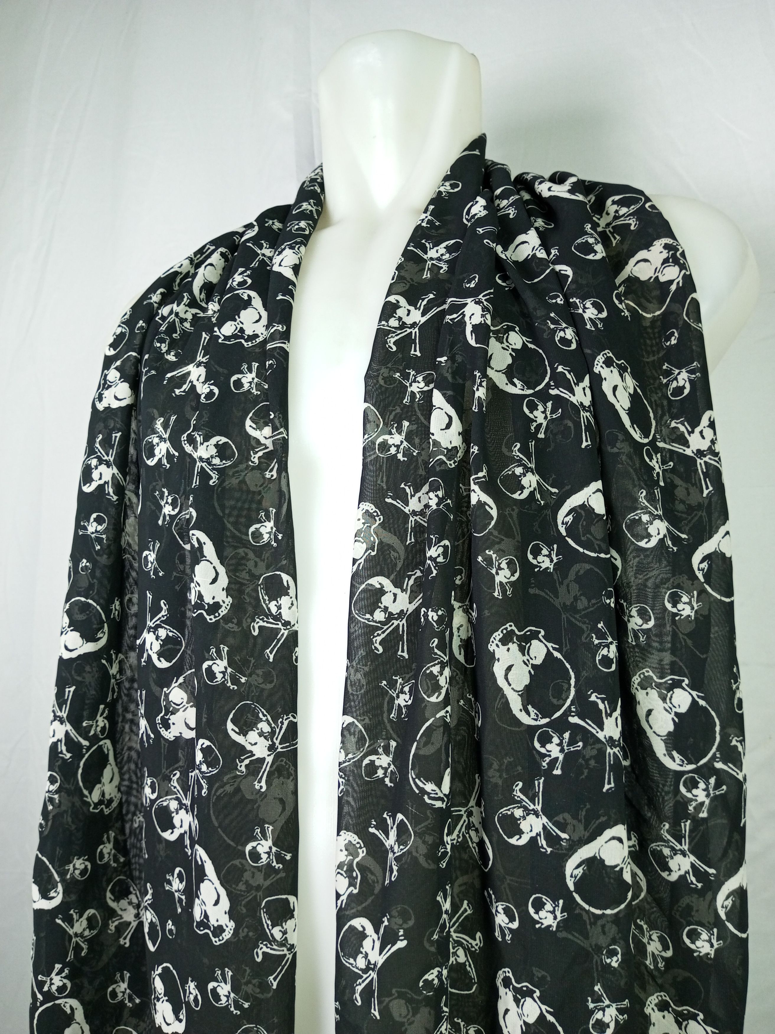 Japanese Brand Skulls scarf Inspired by Alexander Mcqueen Size ONE SIZE - 3 Thumbnail