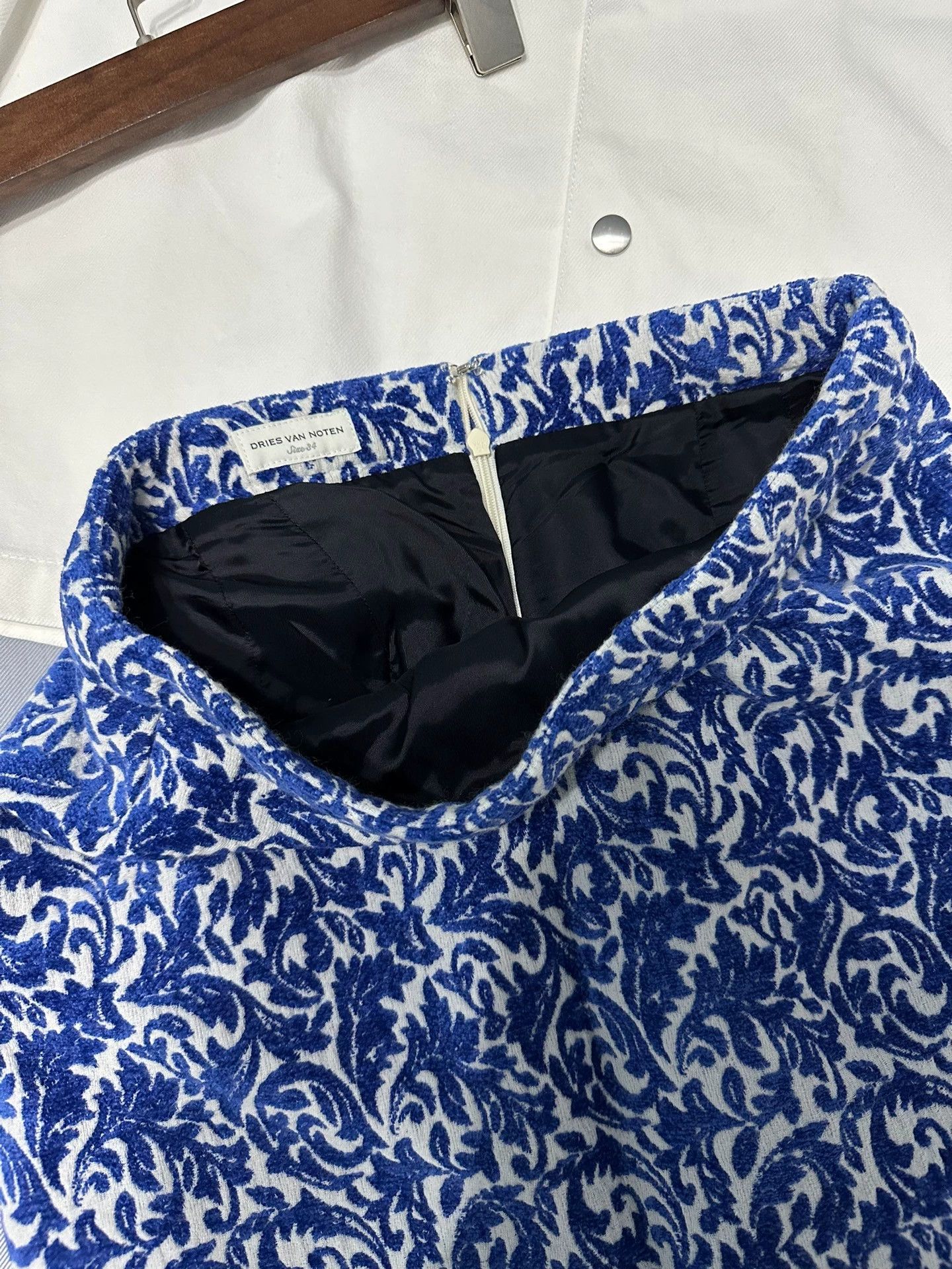 Dries Van Noten DVN blue & white porcelain skirt waist 66-68 95 new Size 24" / US 00 / IT 34 - 4 Thumbnail
