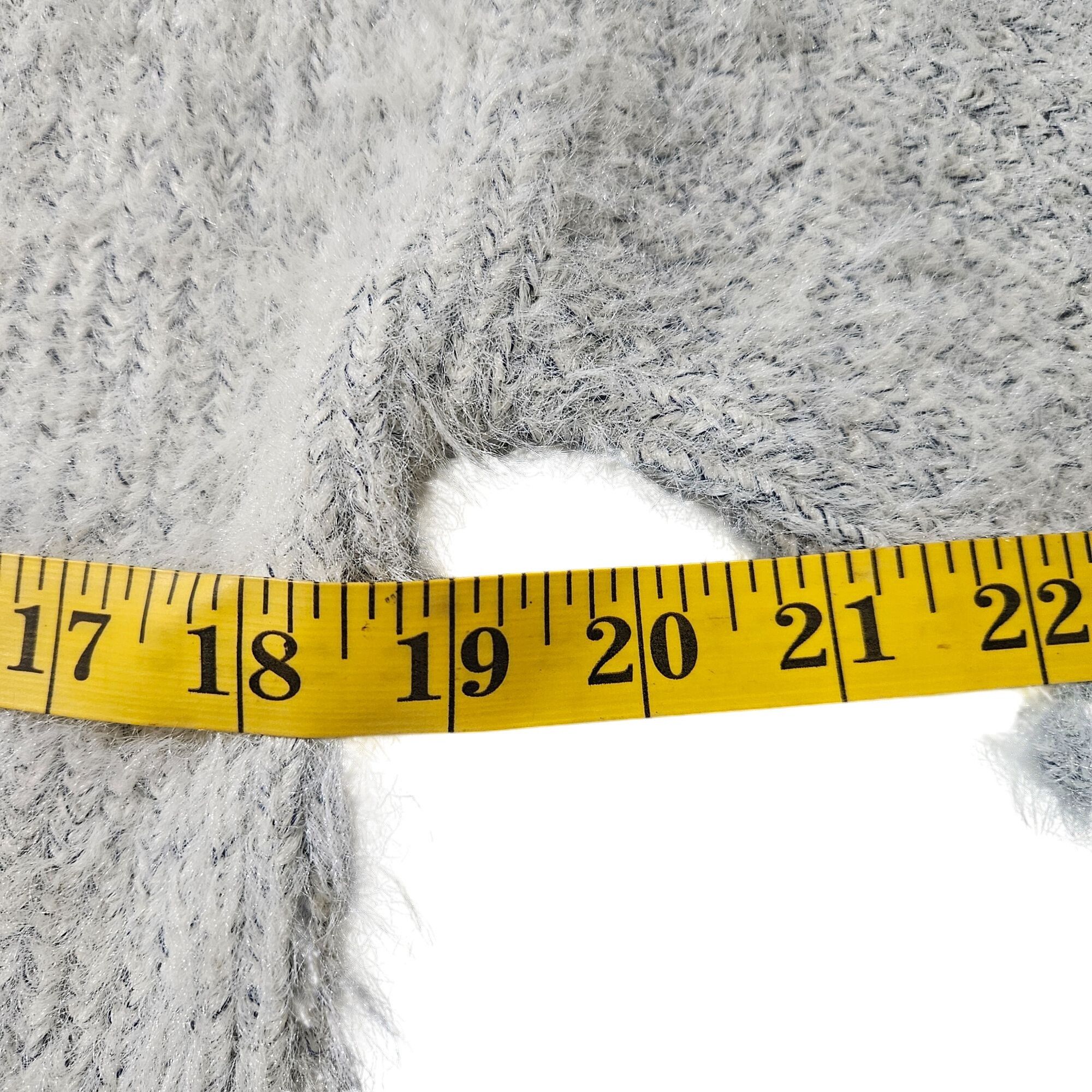 Urban Outfitters Urban Outfitters Women Gray Fuzzy V-Neck Sweater M Clean Gir Size M / US 6-8 / IT 42-44 - 9 Thumbnail