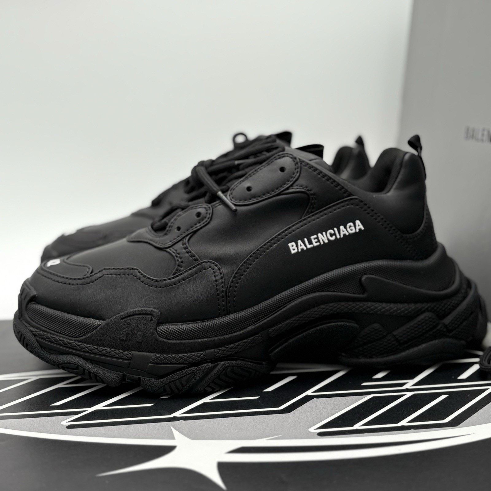 Balenciaga Size 42 - Balenciaga Triple S ' Black ' | BRAND NEW
