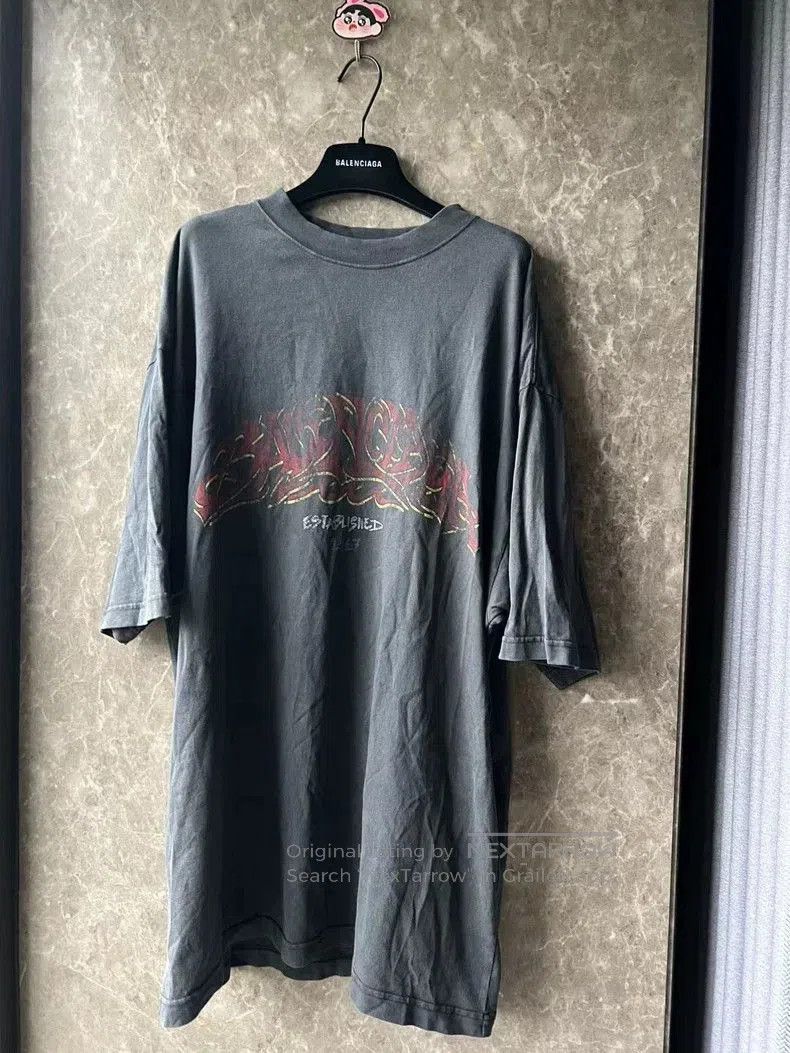Balenciaga Balenciaga Flame Logo Distressed Tee S. Size US S / EU 44-46 / 1 - 1 Thumbnail