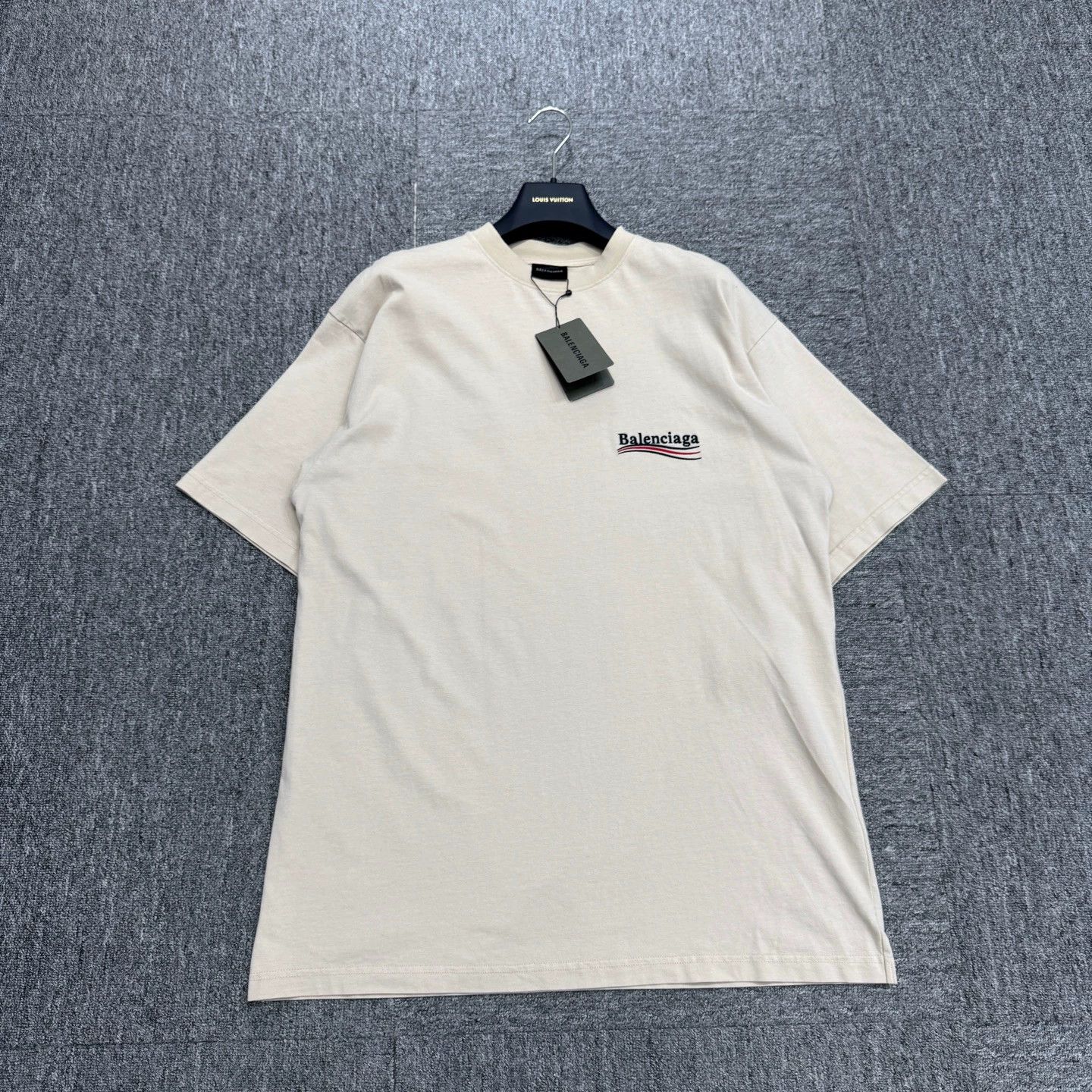 Balenciaga Balenciaga Coke Embroidery Tee XXS Size US XXS / EU 40 - 1 Thumbnail