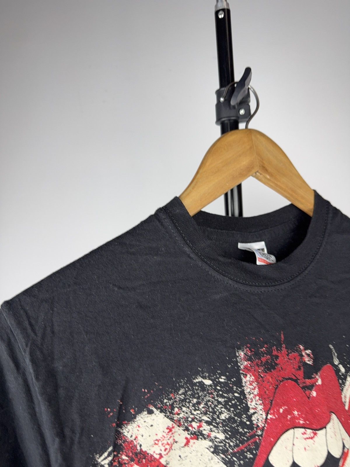 The Rolling Stones 00s Rolling Stones UK Logo Flag Tongue Graphic Tee Size S Size S / US 4 / IT 40 - 7 Thumbnail