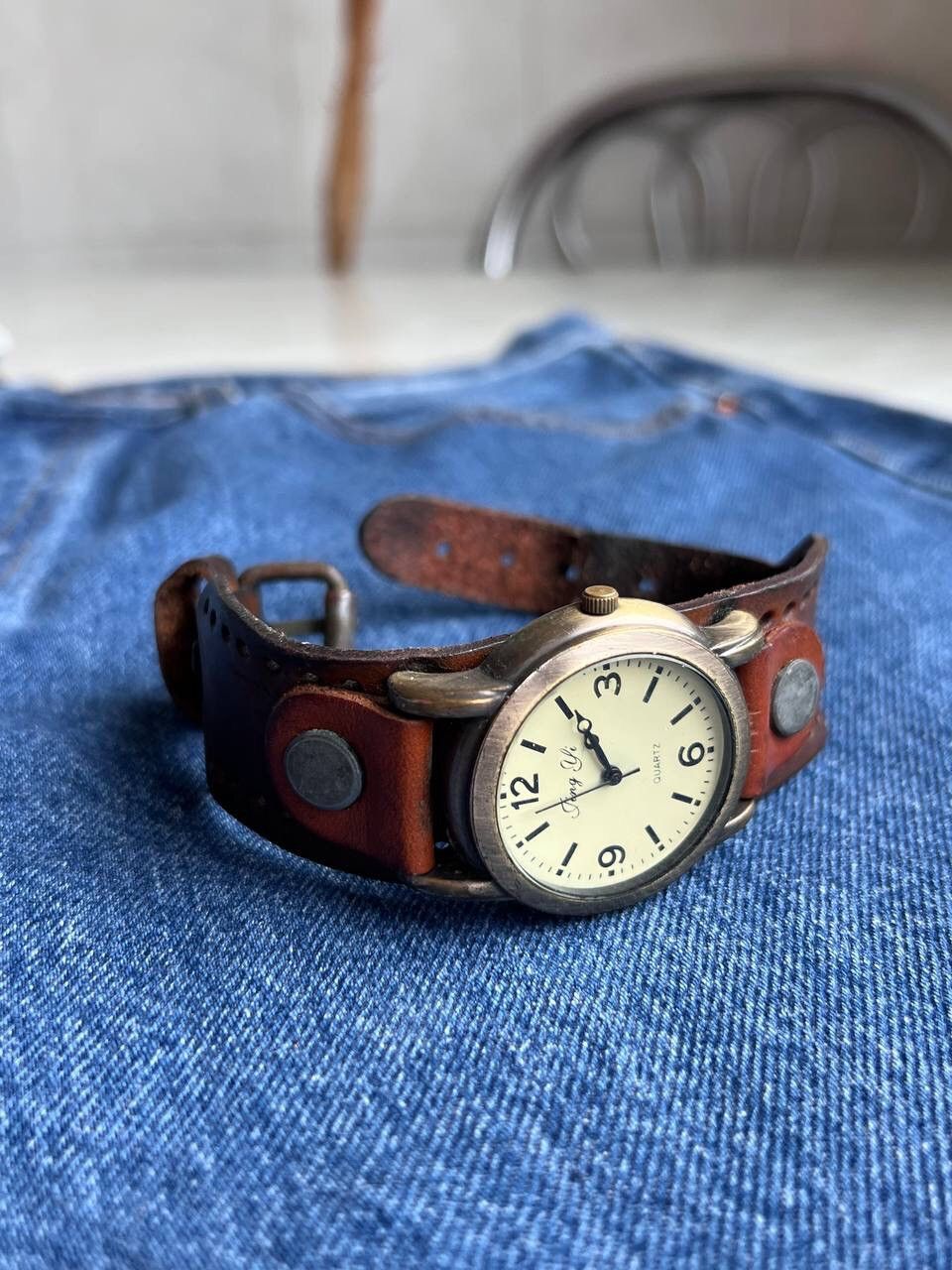 Japanese Brand × Vintage Vintage Brown Full Leather Japanese style futuristic Watch Size ONE SIZE - 2 Thumbnail