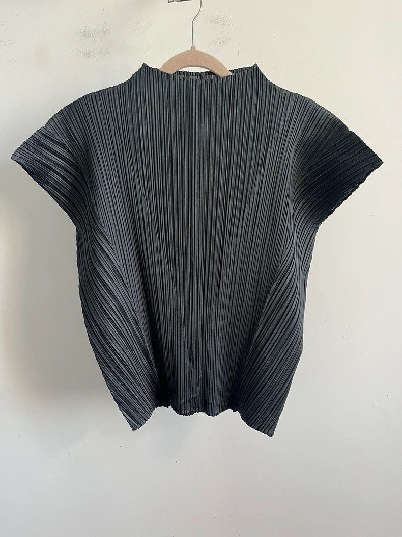 issey miyake size：3 Short sleeves with flying sleeves 2506-