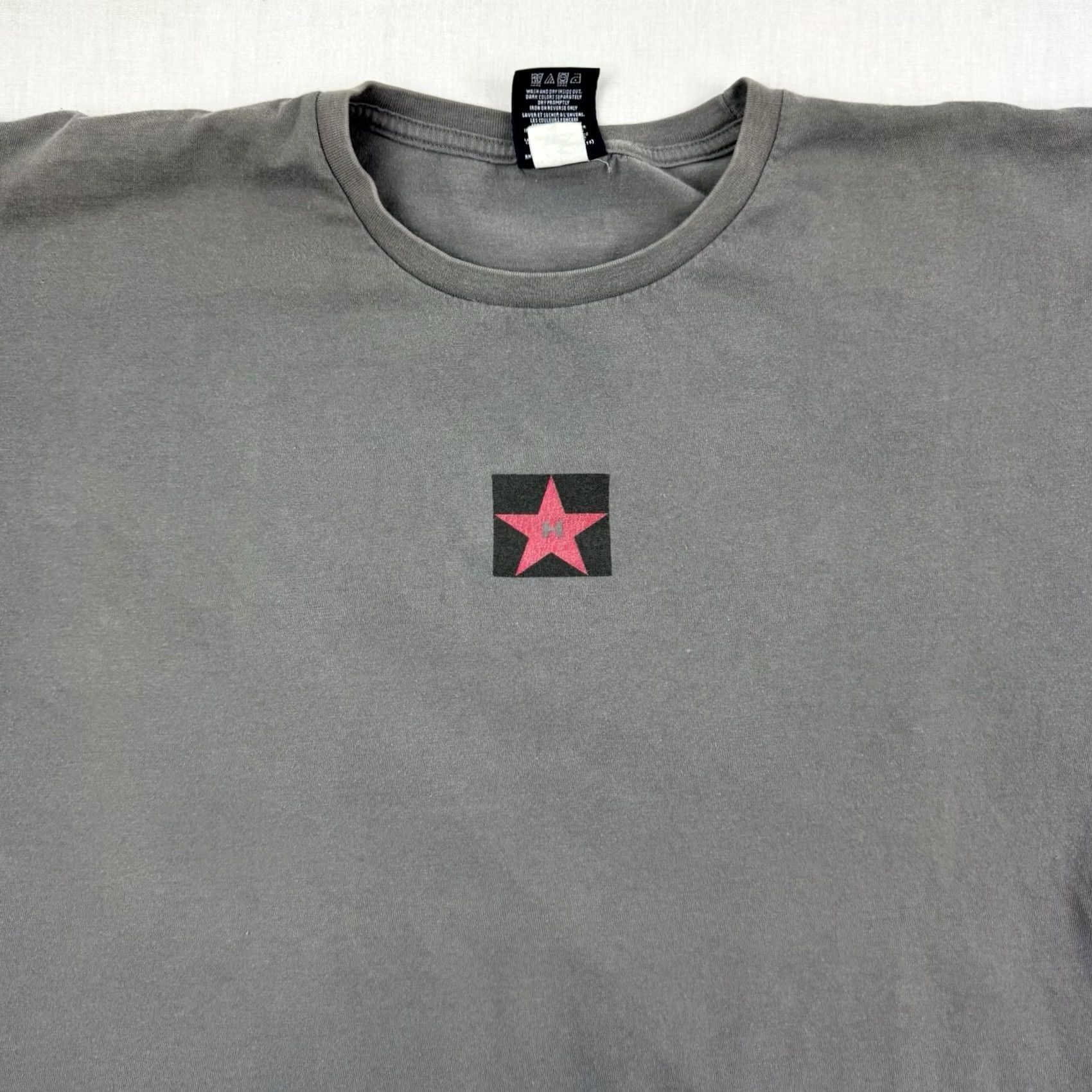 Tommy Hilfiger VINTAGE Tommy Hilfiger T Shirt Adult 2XL Gray Logo Short Sleeve Crew Neck Hipster 90s USA Y2K Size US XXL / EU 58 / 5 - 4 Thumbnail