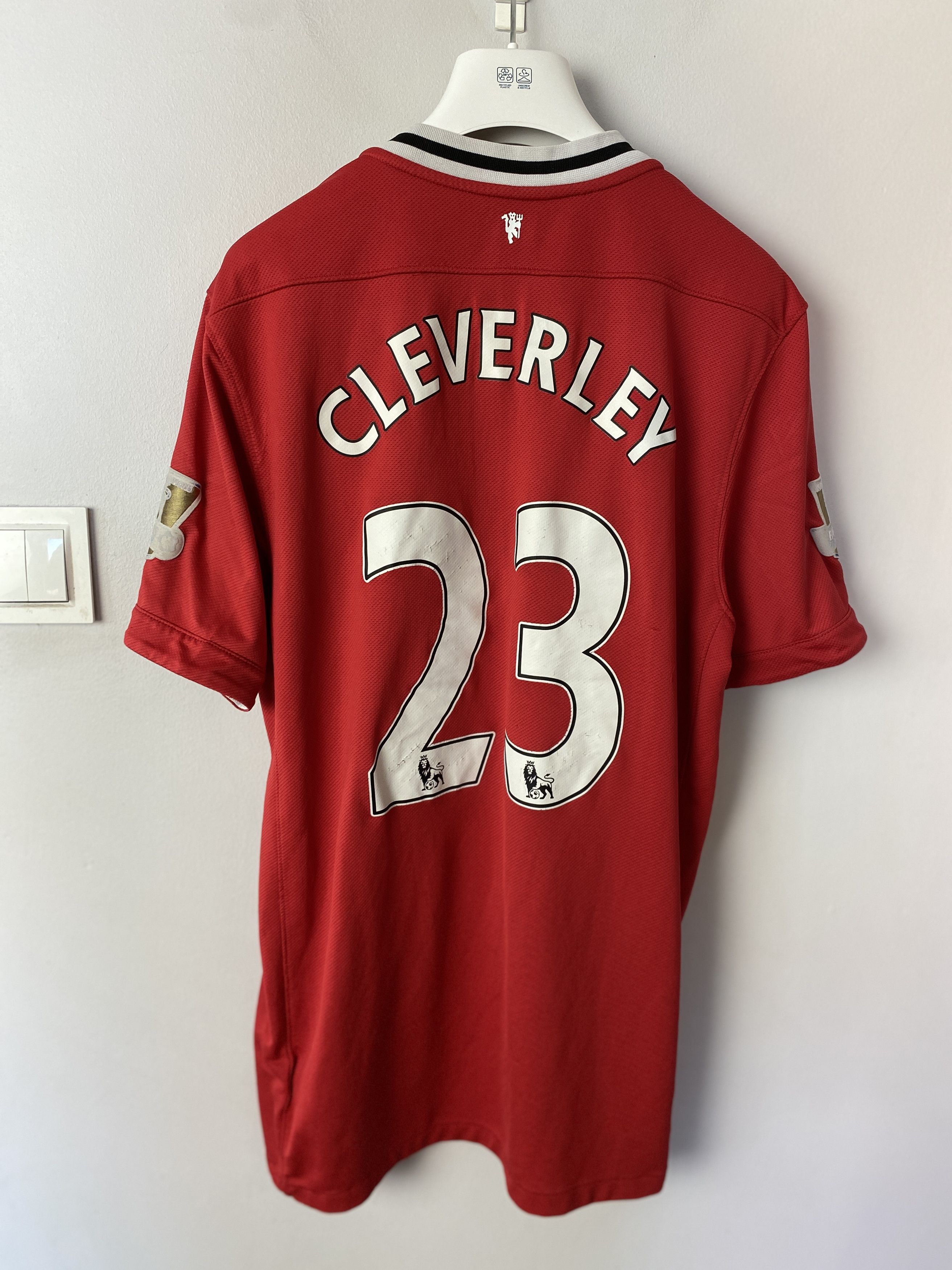 Nike MANCHESTER UNITED 2011/12 SOCCER HOME JERSEY #23 CLEVERLEY Size US L / EU 52-54 / 3 - 2 Thumbnail
