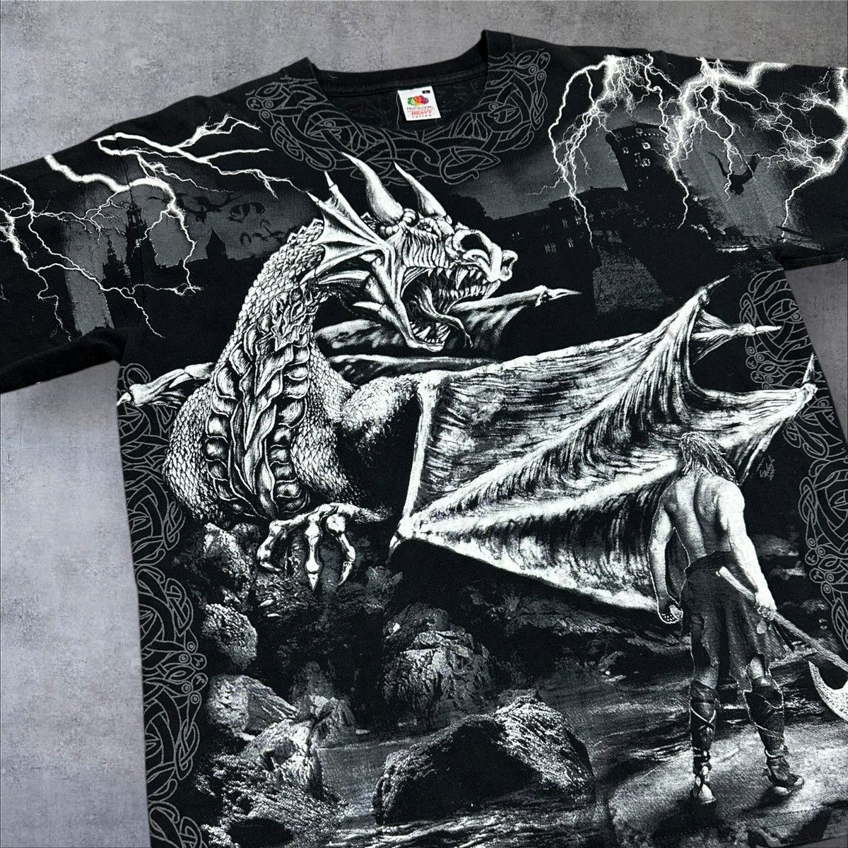 Fruit Of The Loom × Vintage Vintage Graphic Dragon Fantasy Gothic Print Barbarian Battle Size US L / EU 52-54 / 3 - 4 Thumbnail