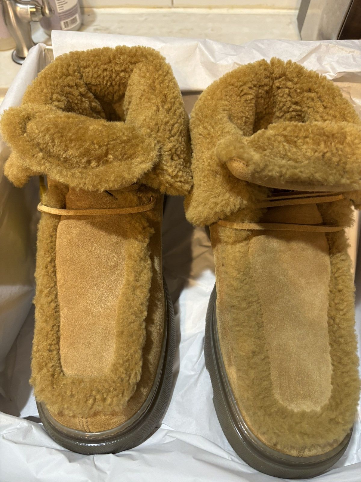 Burberry × Dior × Prada Burberry new 2024 collection shearling boots size 41.5/ 9US Size US 8.5 / EU 41-42 - 1 Thumbnail