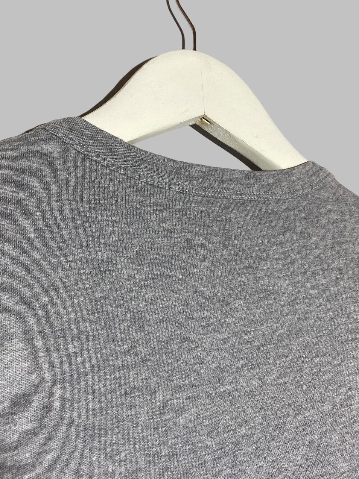 Moncler Moncler Big Logo Grey Blue Red Graphic T-Shirt Size US M / EU 48-50 / 2 - 13 Thumbnail