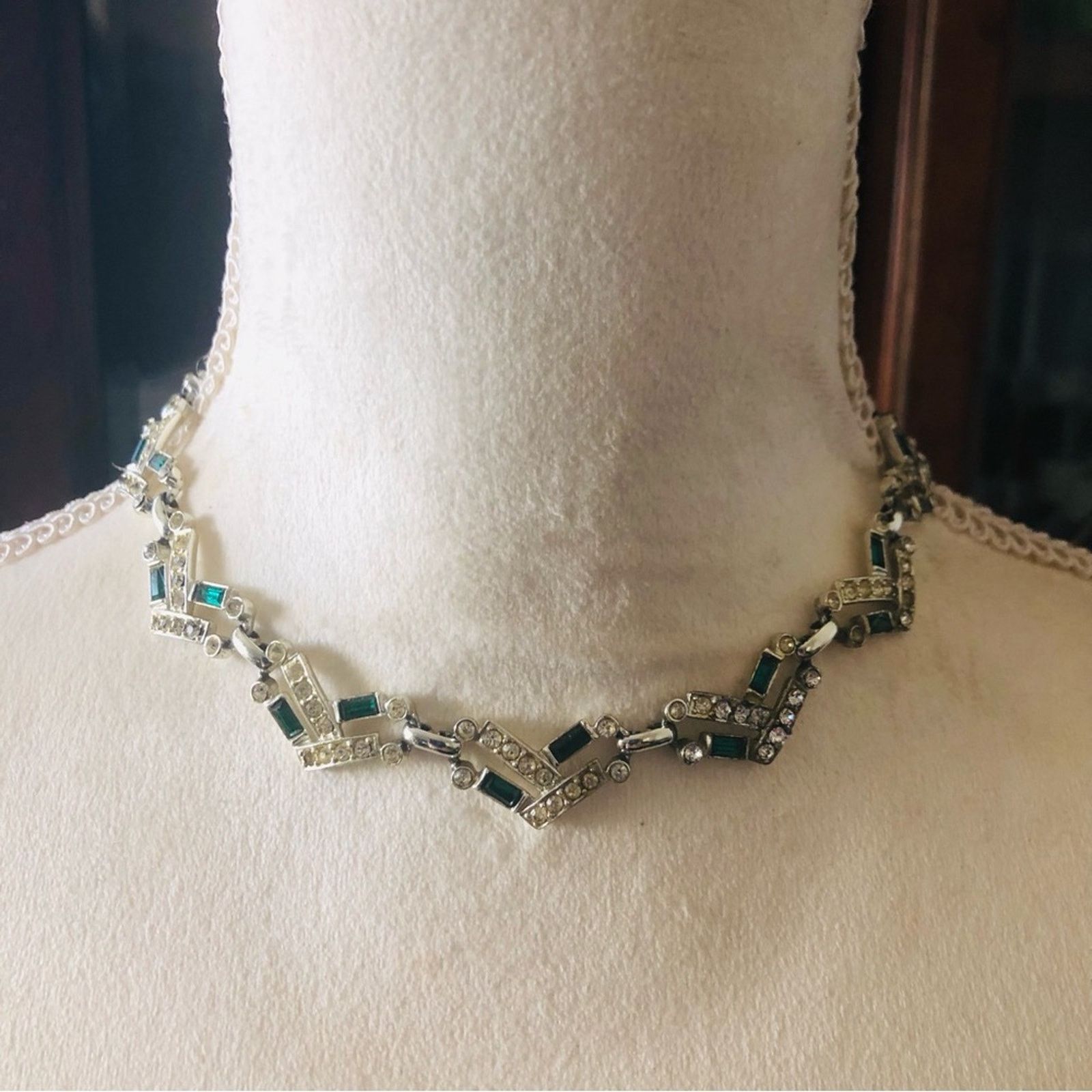Vintage Vintage mid century emerald baguette rhinestone necklace Size ONE SIZE - 2 Thumbnail