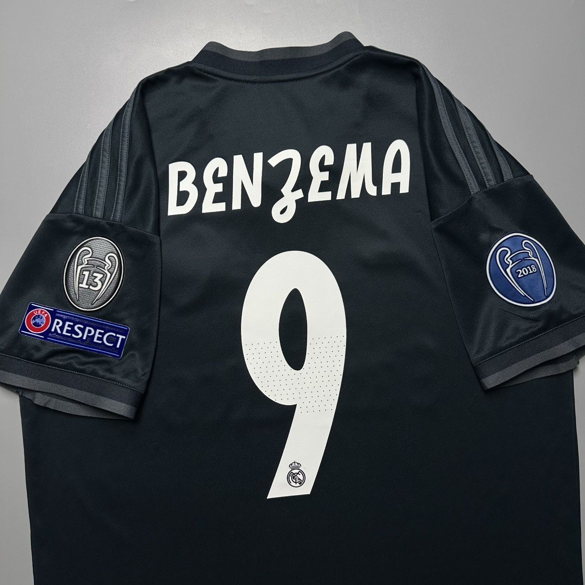 Vintage REAL MADRID ADIDAS 2018/2019 FOOTBALL AWAY JERSEY #9 BENZEMA Size US L / EU 52-54 / 3 - 10 Thumbnail