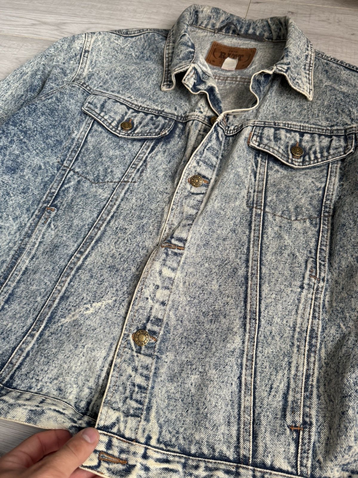 Vintage Vintage Italian style Oversized Washed Denim Jacket Size US L / EU 52-54 / 3 - 5 Thumbnail
