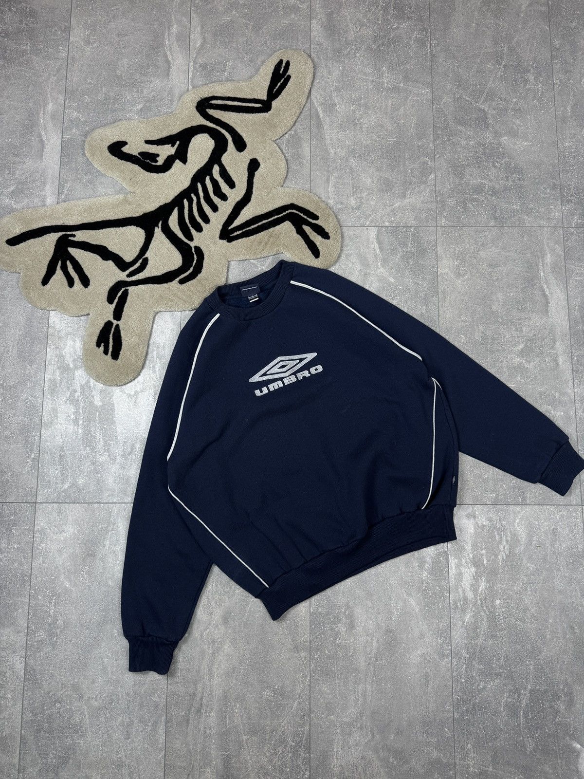Umbro × Vintage Mens Vintage Umbro center logo sweatshirt y2k rare jacket Size US L / EU 52-54 / 3 - 1 Thumbnail