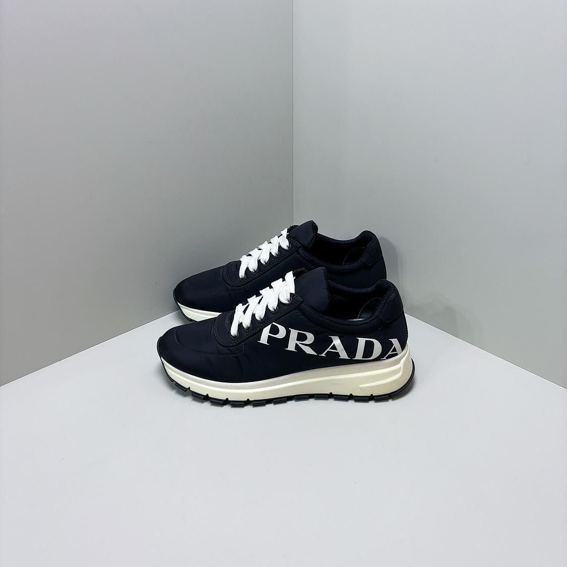 Prada Prada Logo Low-Top Sneakers Size 36 Size US 6 / IT 36 - 1 Thumbnail