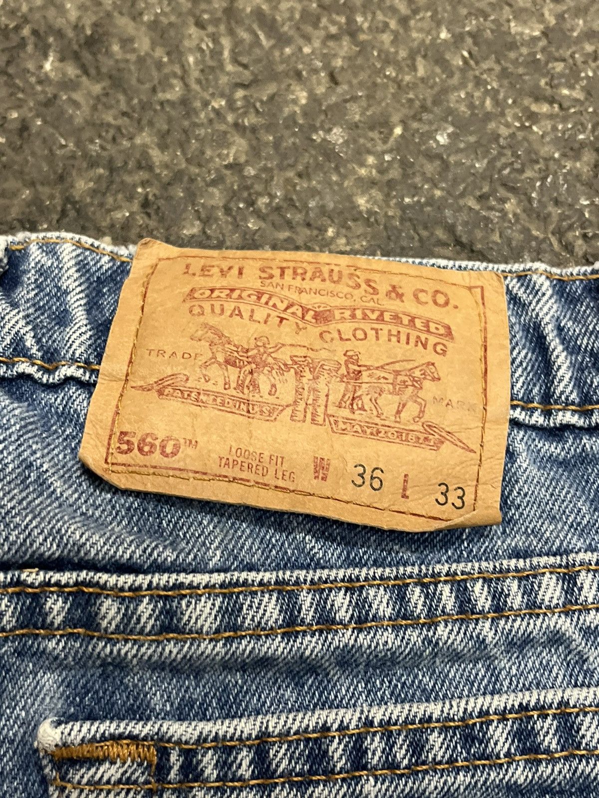 Levi's × Vintage Levi’s 560 baggy fit vintage denim skater hype 90s Size US 34 / EU 50 - 7 Thumbnail