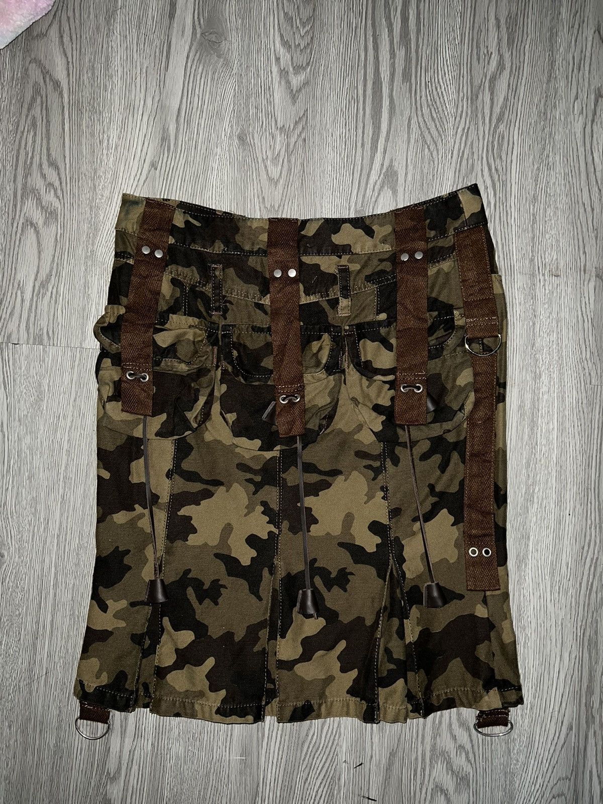 Japanese Brand Camo print flap pocket cargo mini skirt 🔋🖤 Size 25" / US 0 / IT 36 - 13 Thumbnail