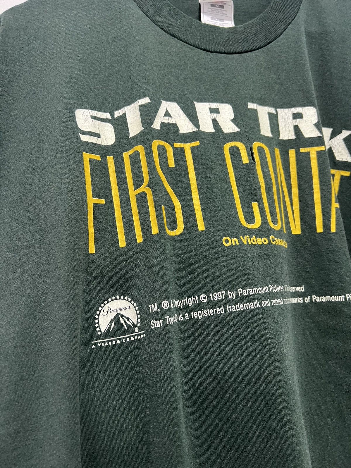 Vintage Vintage 1997’ Star Trek ‘Video Cassette’ Promo Tshirt Size US L / EU 52-54 / 3 - 7 Thumbnail