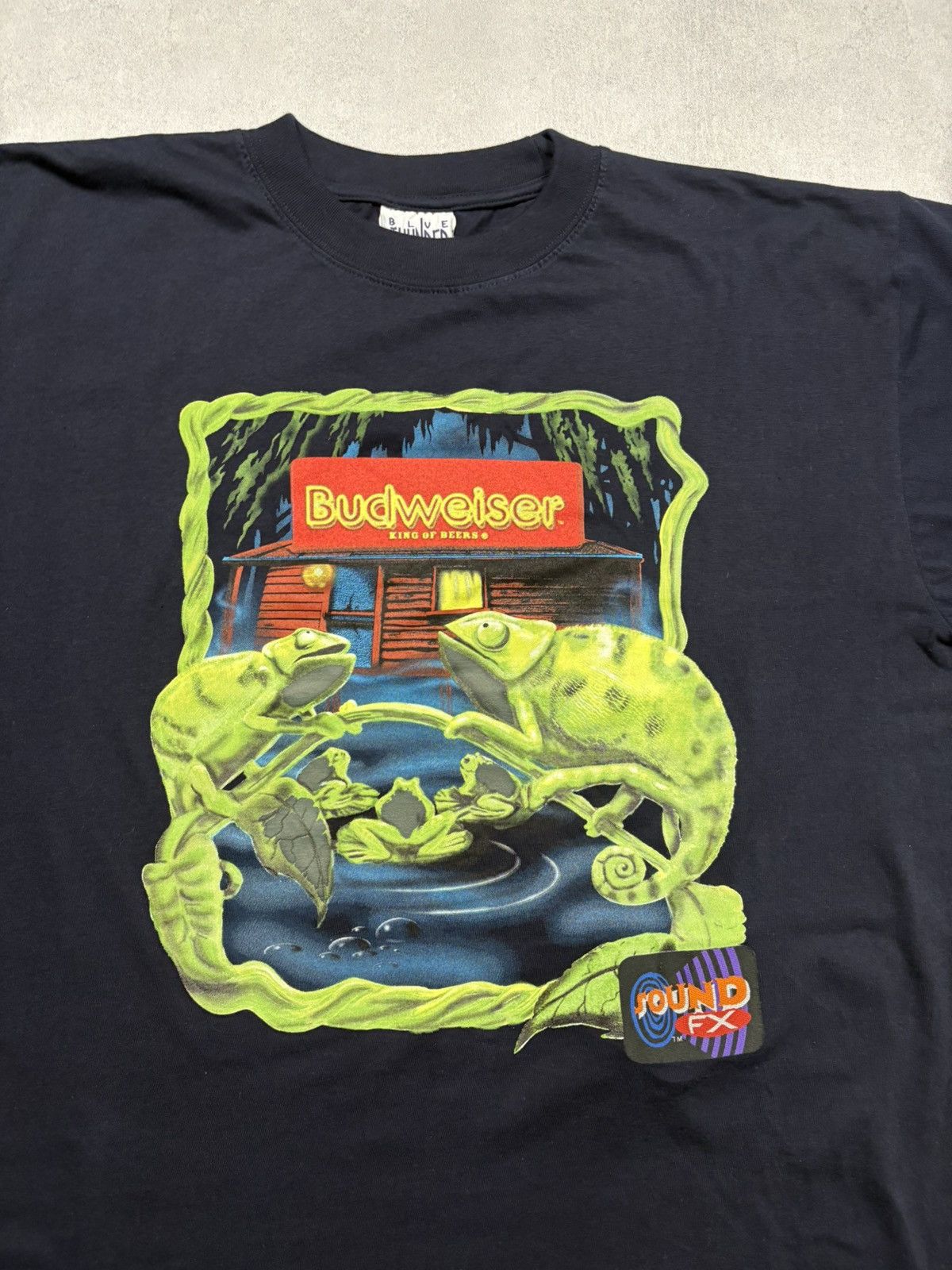 Budweiser Vintage 90s Budweiser Chameleon Bar Sound FX Beer T Shirt Size US XL / EU 56 / 4 - 4 Thumbnail