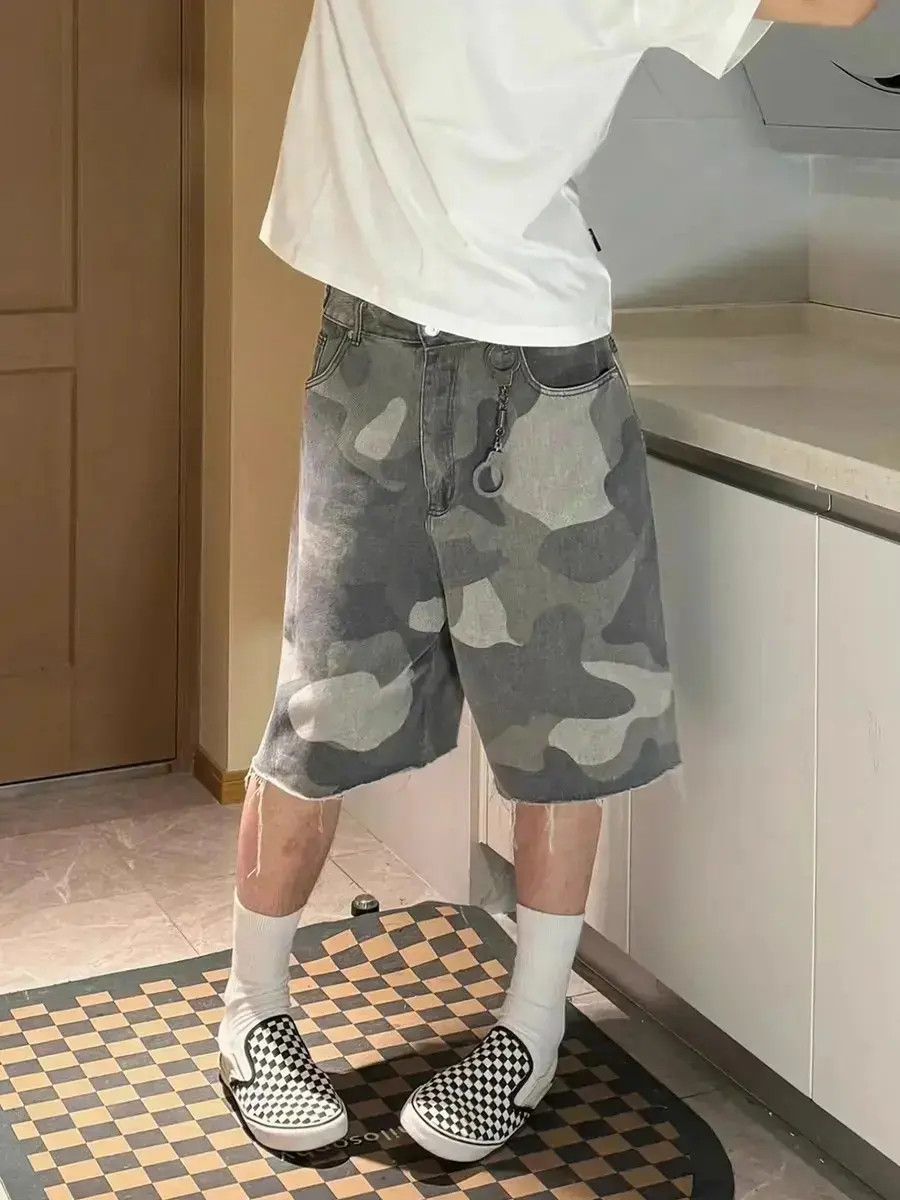 Japanese Brand Loose wide leg camouflage denim shorts Size US 32 / EU 48 - 2 Thumbnail