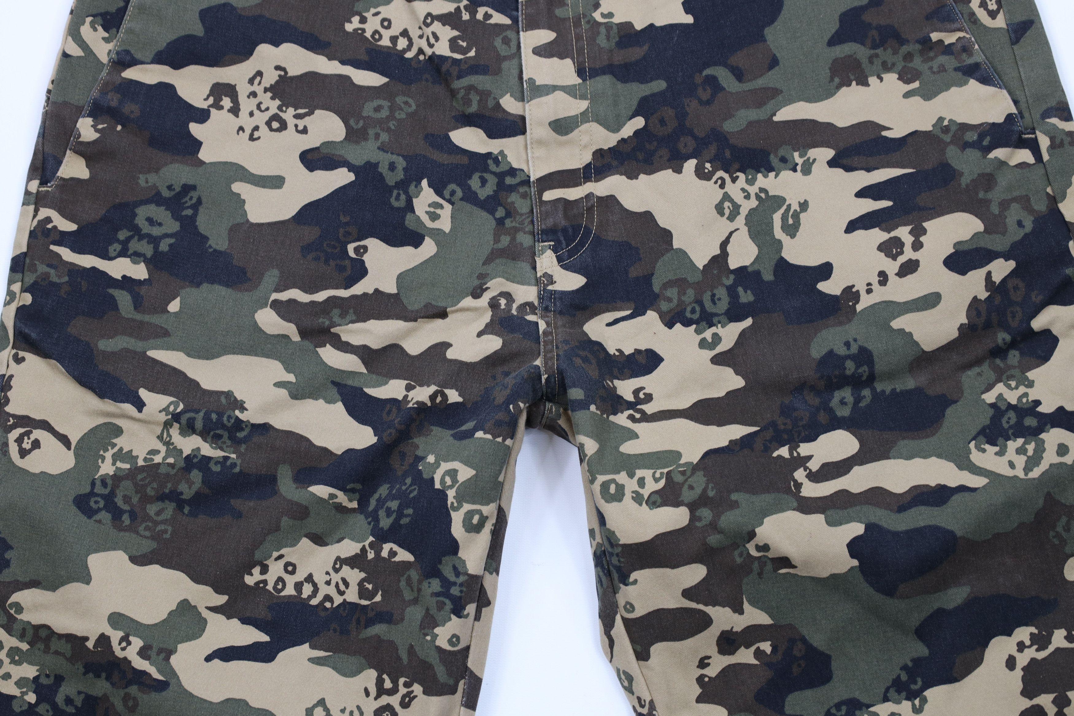 Vintage × Volcom Vintage Volcom Camouflage Skateboarding Chino Shorts Cotton Size US 38 / EU 54 - 3 Thumbnail