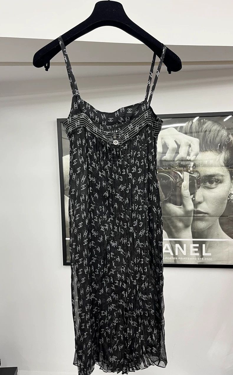 Chanel Chanel Full logo black and white silk printed pleated stra Size XXS / US 00 / IT 34 - 3 Thumbnail