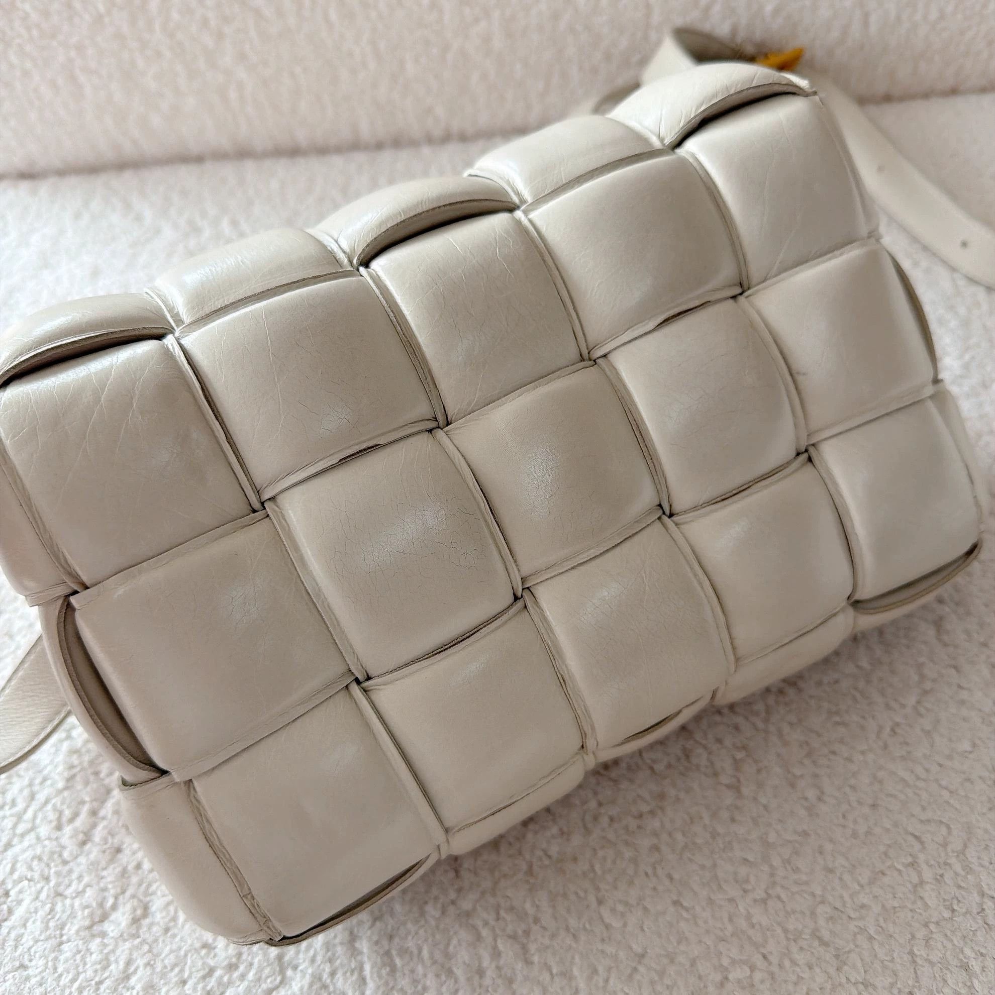 Bottega Veneta BV Padded Cassette White Intrecciato Calfskin 15 Size ONE SIZE - 4 Thumbnail