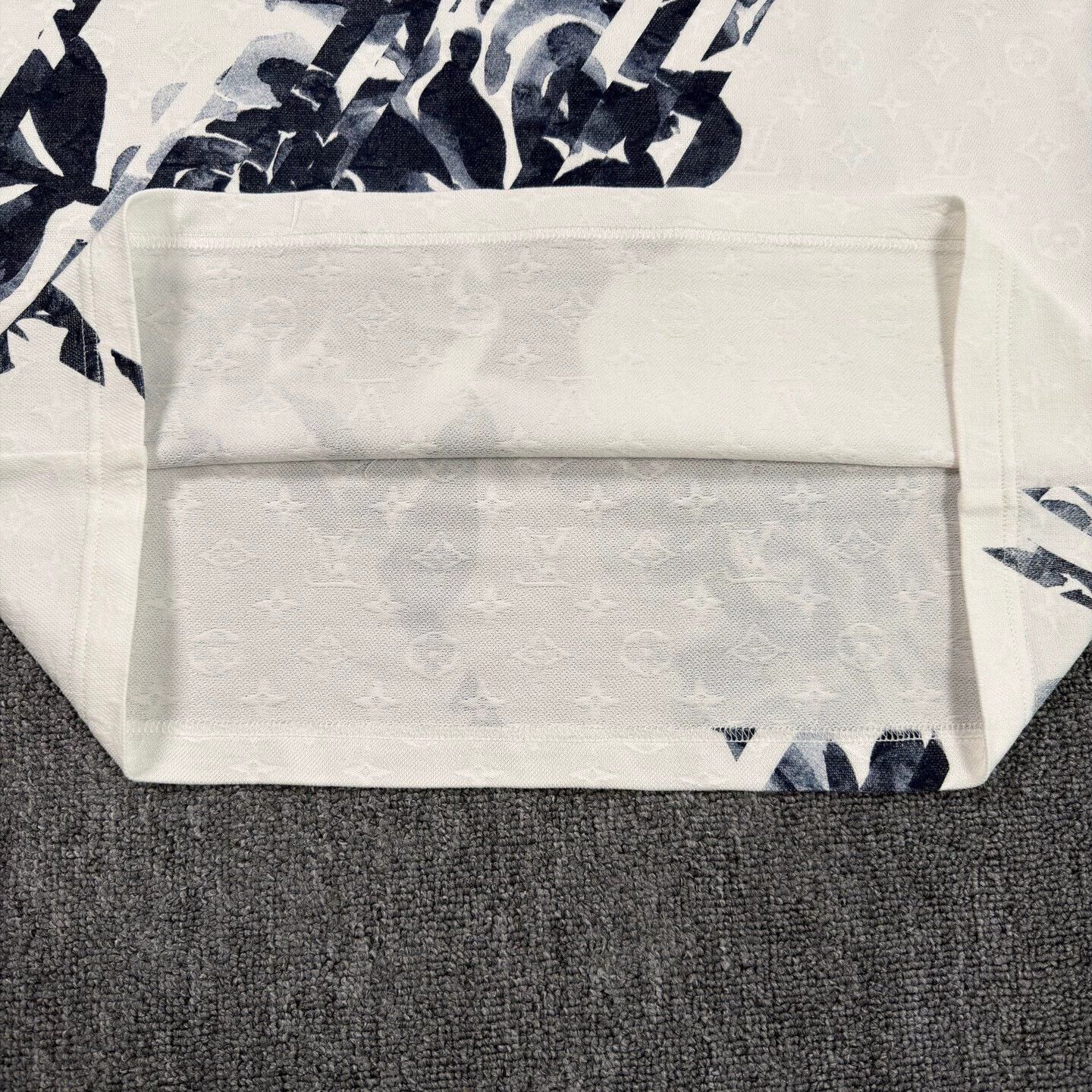Louis Vuitton LV seaweed floral all-over print white T-shirt M Size US M / EU 48-50 / 2 - 7 Thumbnail