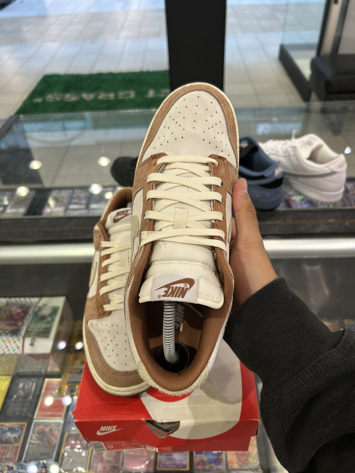 Nike Nike dunk low curry Size US 9 / EU 42 - 4 Thumbnail
