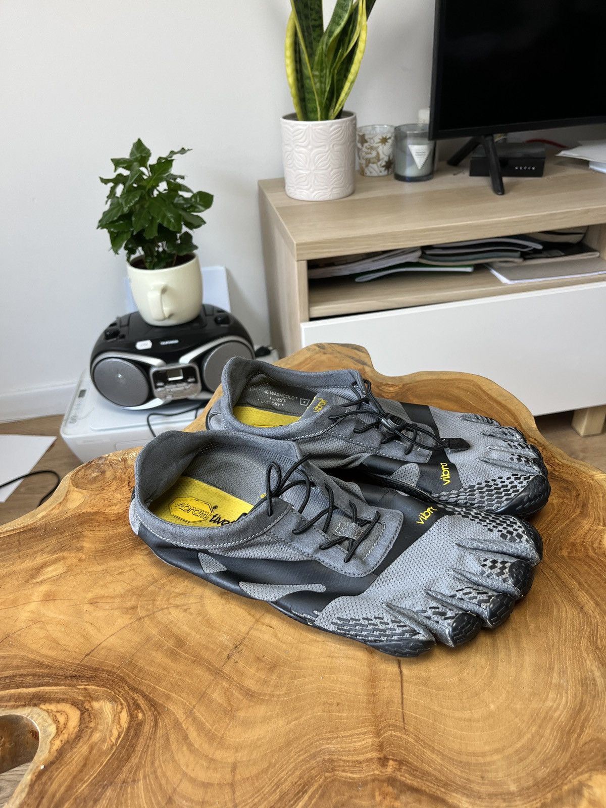 Vibram Five fingers low outdoor life shoes sneakers fashion y2k Size US 8 / EU 41 - 1 Thumbnail