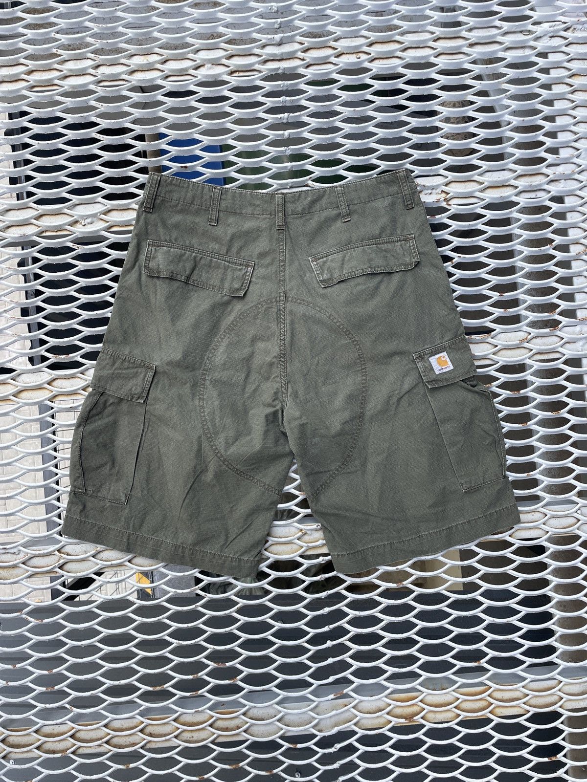 Carhartt Vintage Carhartt Bermuda cargo shorts Size US 32 / EU 48 - 2 Thumbnail