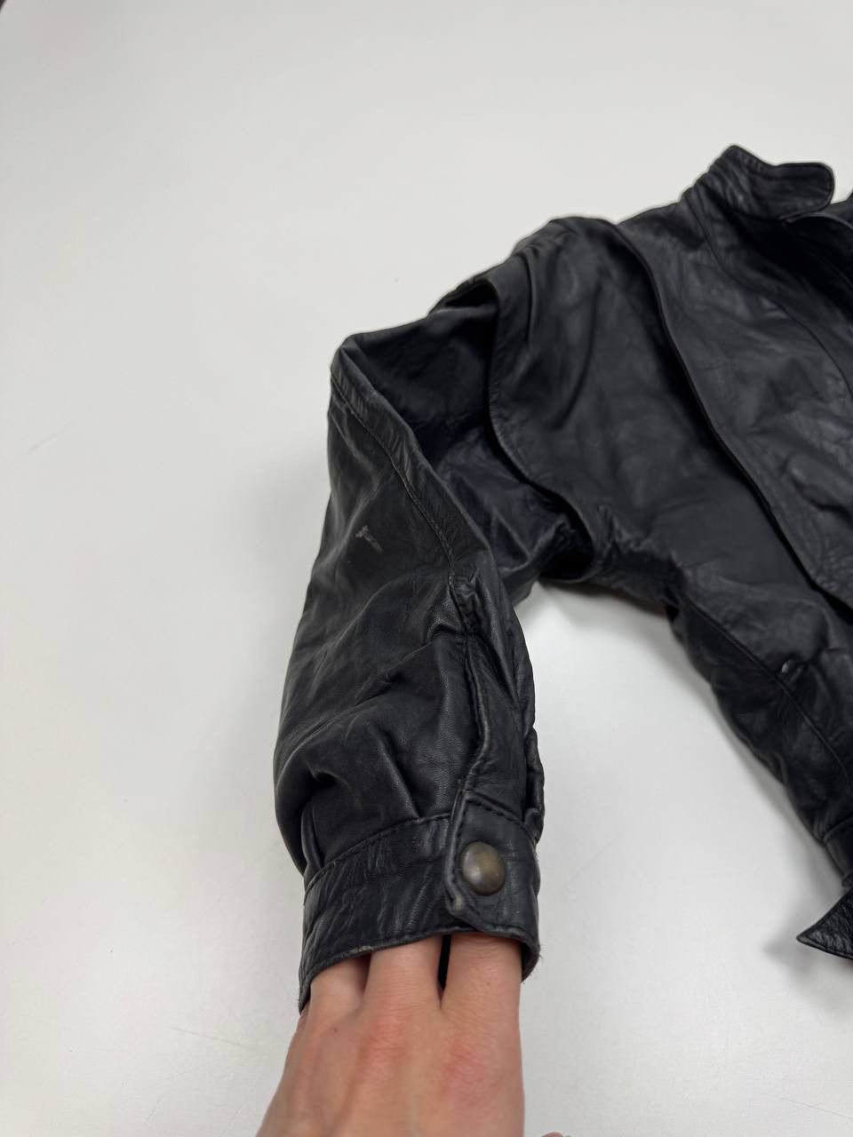 Vera Pelle vintage leather jacket for women 90s Size M / US 6-8 / IT 42-44 - 7 Thumbnail