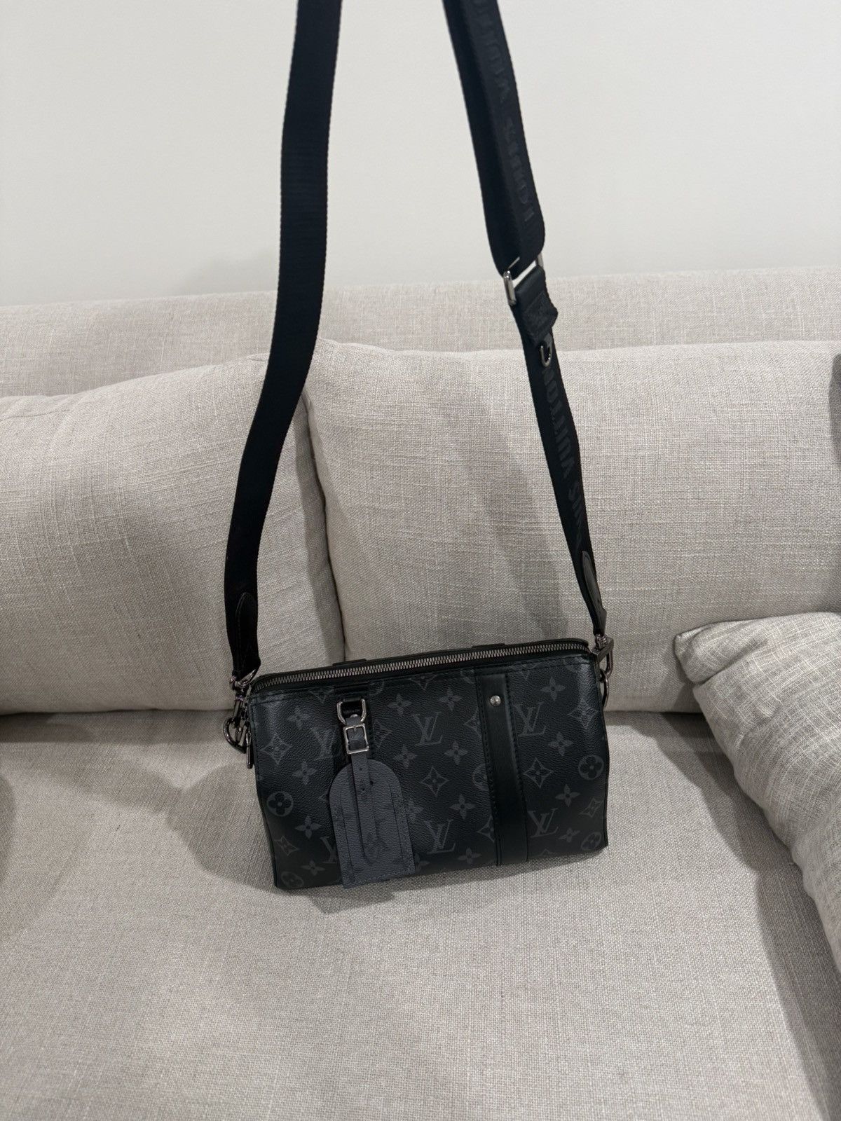Louis Vuitton Louis vuitton Reverse Monogram Eclipse City Keepall Size ONE SIZE - 1 Thumbnail