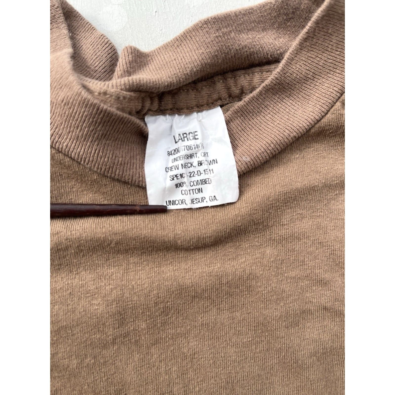 Vintage VINTAGE Men’s Army T-Shirt Beige Brown Solid L USA Military Grunge Pearl Jam 90s Work Shirt Mens Regular Cotton 2000s 100% Size US L / EU 52-54 / 3 - 2 Thumbnail