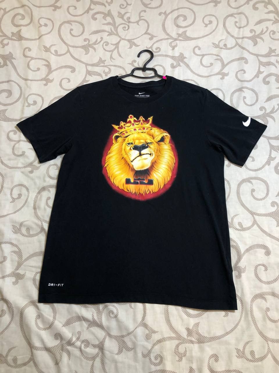 Nike Vintage 90s Nike Big Centre Logo T Shirt streetwear Size US M / EU 48-50 / 2 - 1 Thumbnail