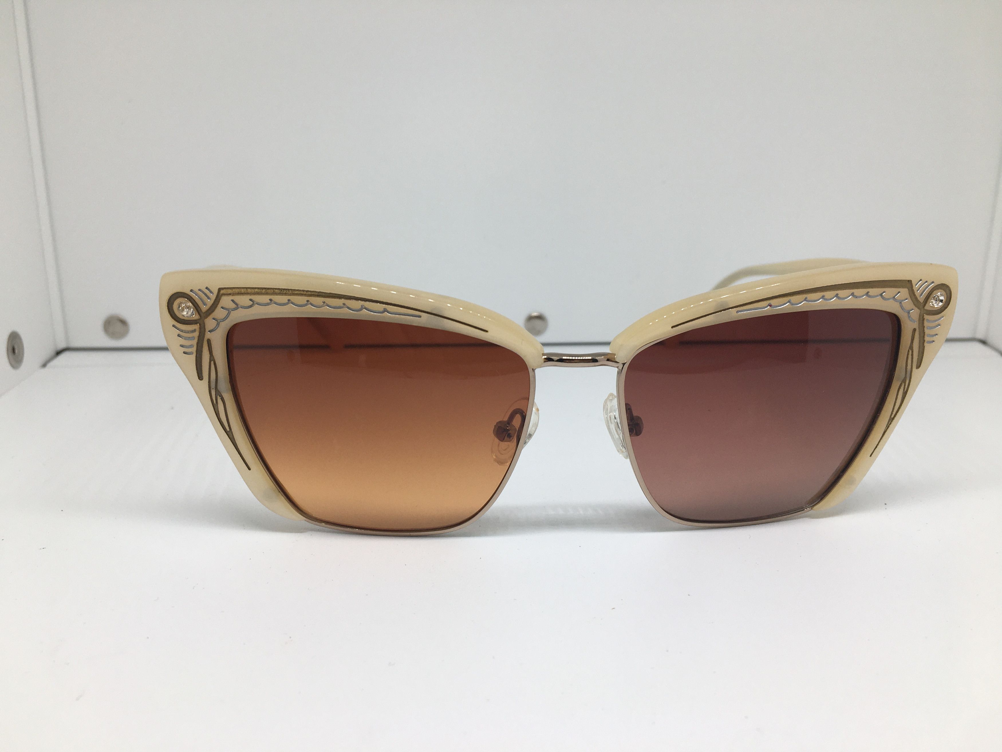 Vintage Woman Sunglasses Frame Diva