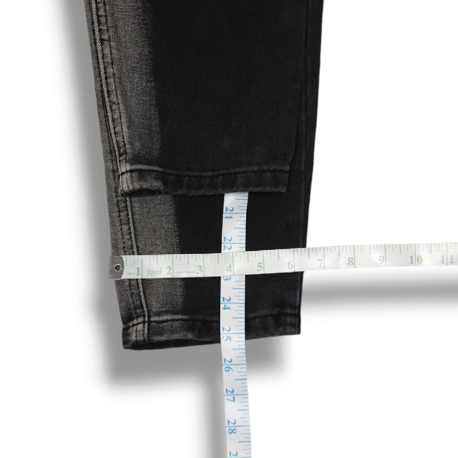 Other EUC Missguided Two-Tone Mom Jeans Crop Denim Jeans Sz. 6x25 Size 28" / US 6 / IT 42 - 9 Thumbnail