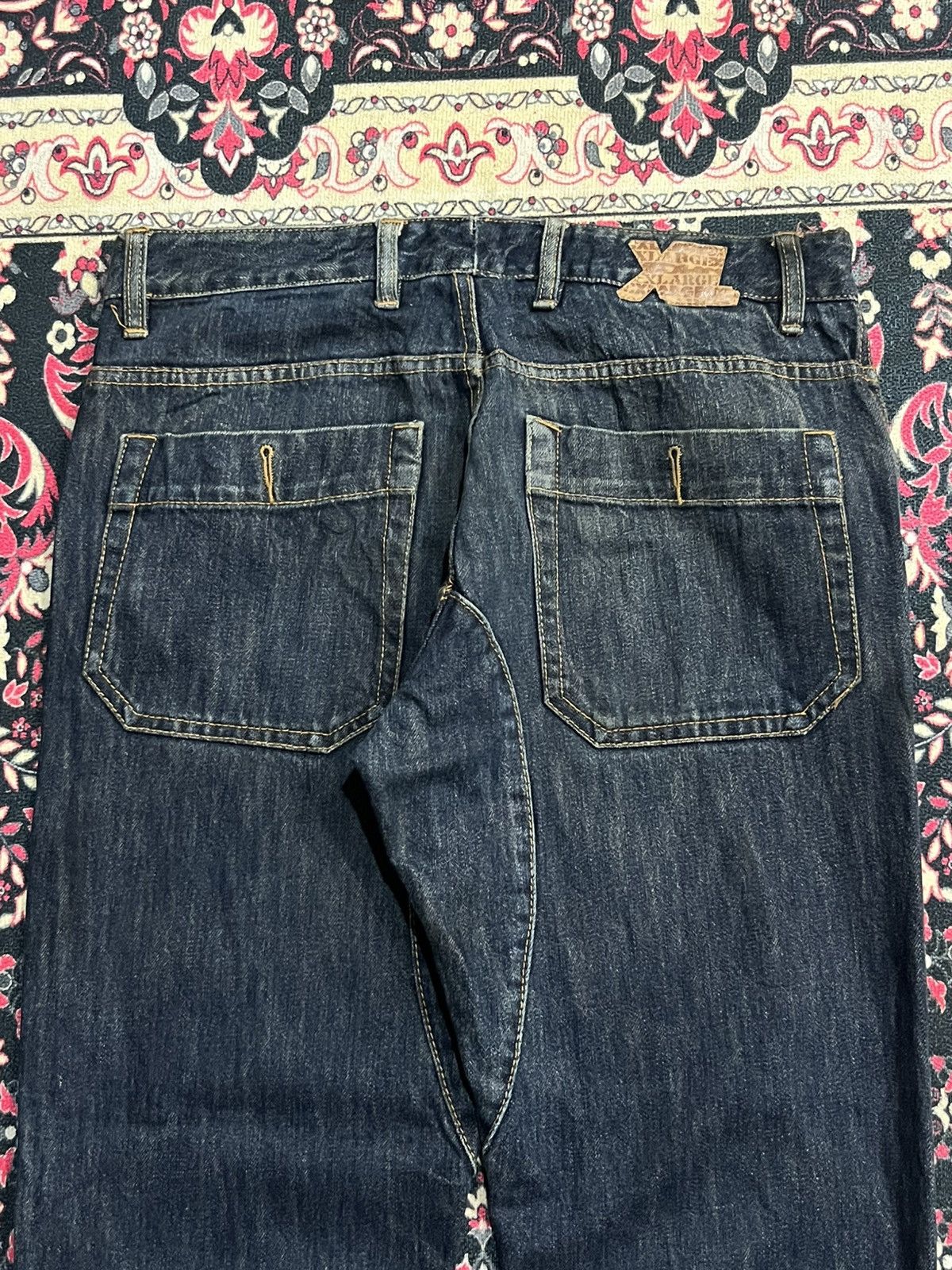X-LARGE Vintage X-Large Dark Blue Washed Frayed Leg Loose Jeans Size US 32 / EU 48 - 7 Thumbnail