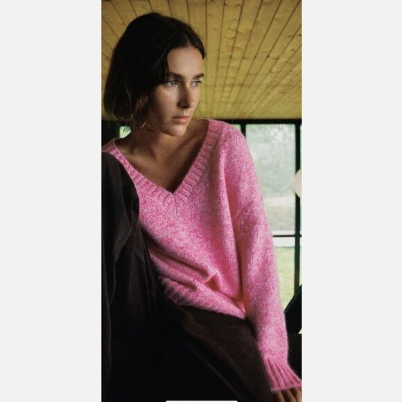 Zara NWT ZARA V NECK BUBBLE GUM PINK CHUNKY SWEATER MEDIUM WOOL Size M / US 6-8 / IT 42-44 - 2 Thumbnail