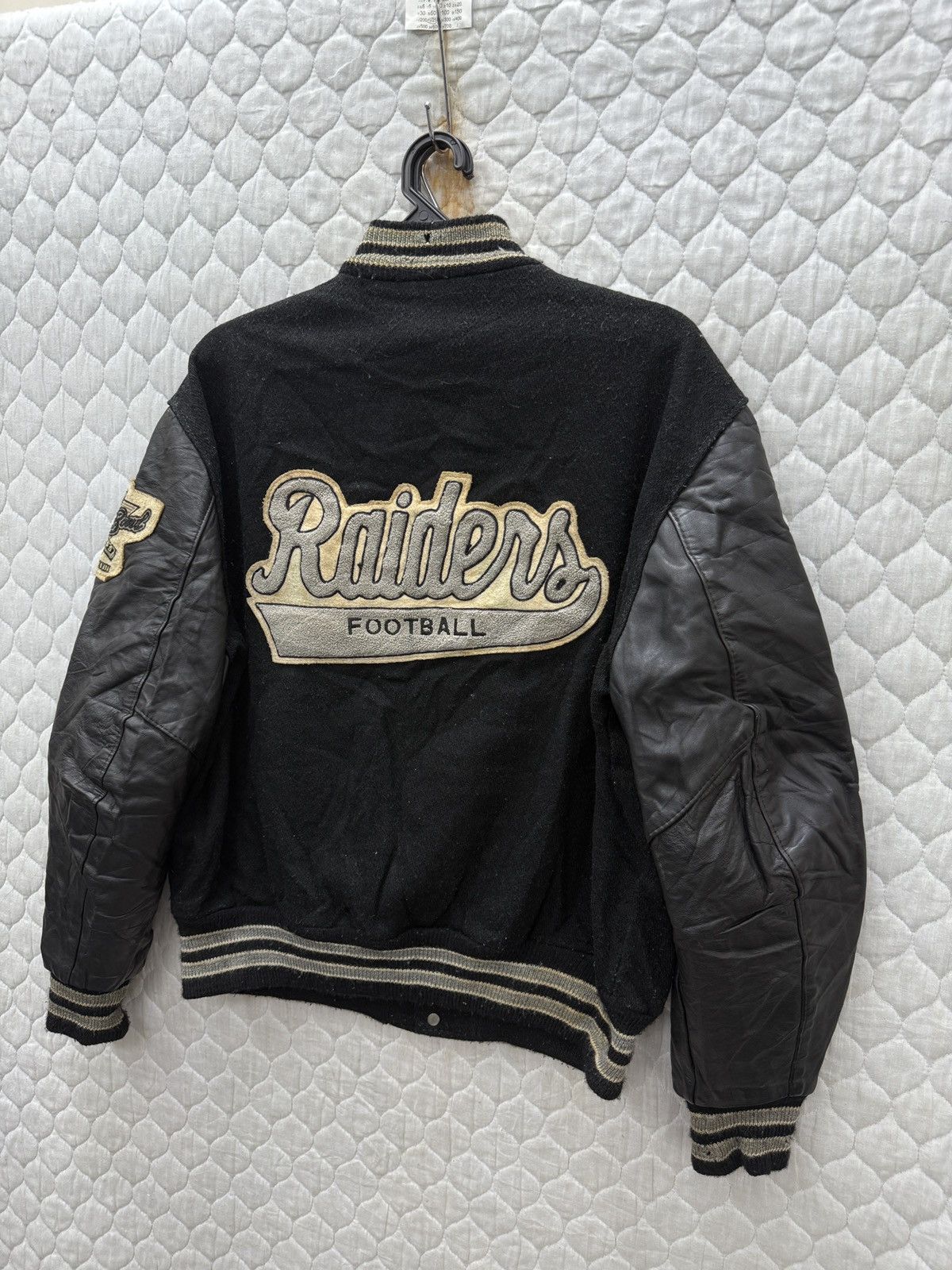 NFL 🔥🔥🔥ARCHIVE VINTAGE NFL LAS VEGAS RIDERS VARSITY JACKET Size US M / EU 48-50 / 2 - 4 Thumbnail