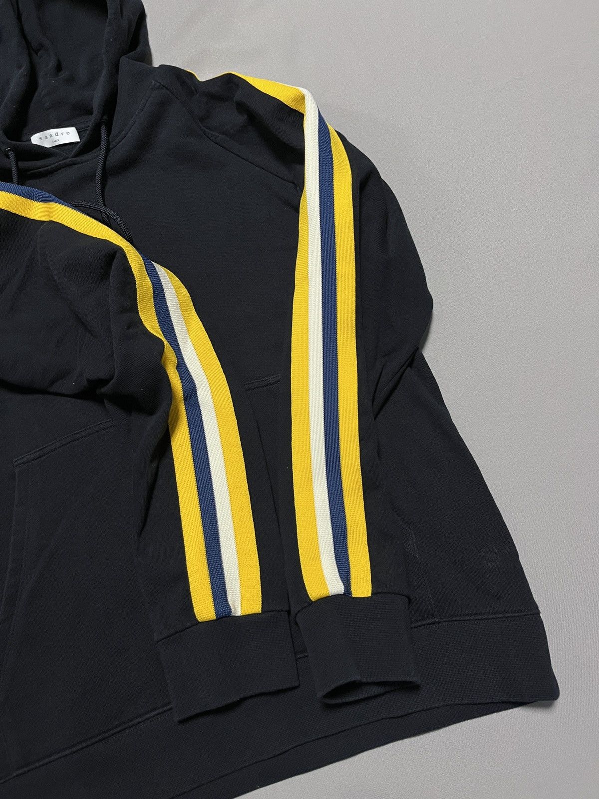 Sandro Sandro Heavy Black Hoodie With Striped Sleeves Size US M / EU 48-50 / 2 - 9 Thumbnail