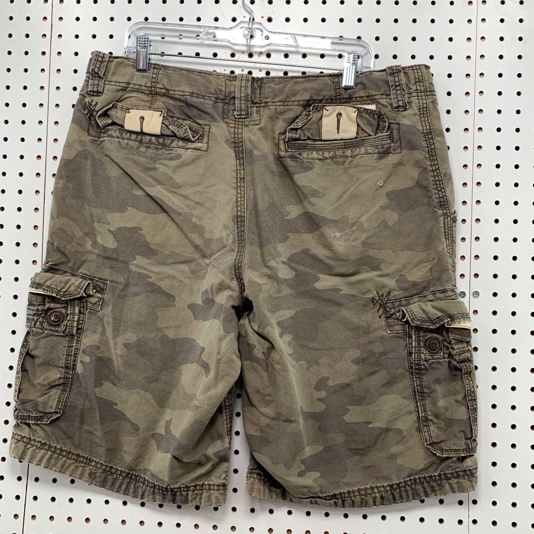 Vintage VINTAGE Aeropostale Cargo Shorts Mens 36 Camouflage 38x12 Beige Army Cargo Pocket 90s Y2K Mens Size US 36 / EU 52 - 2 Thumbnail