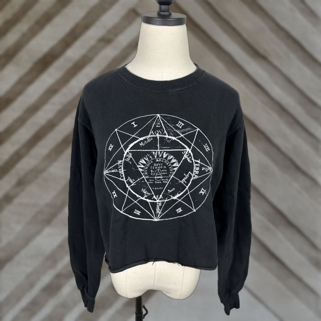 Vintage John Galt Sweatshirt Womens Small Halloween Black Cropped Raw Hem Witch Crewneck Shirt Size S / US 4 / IT 40 - 1 Thumbnail
