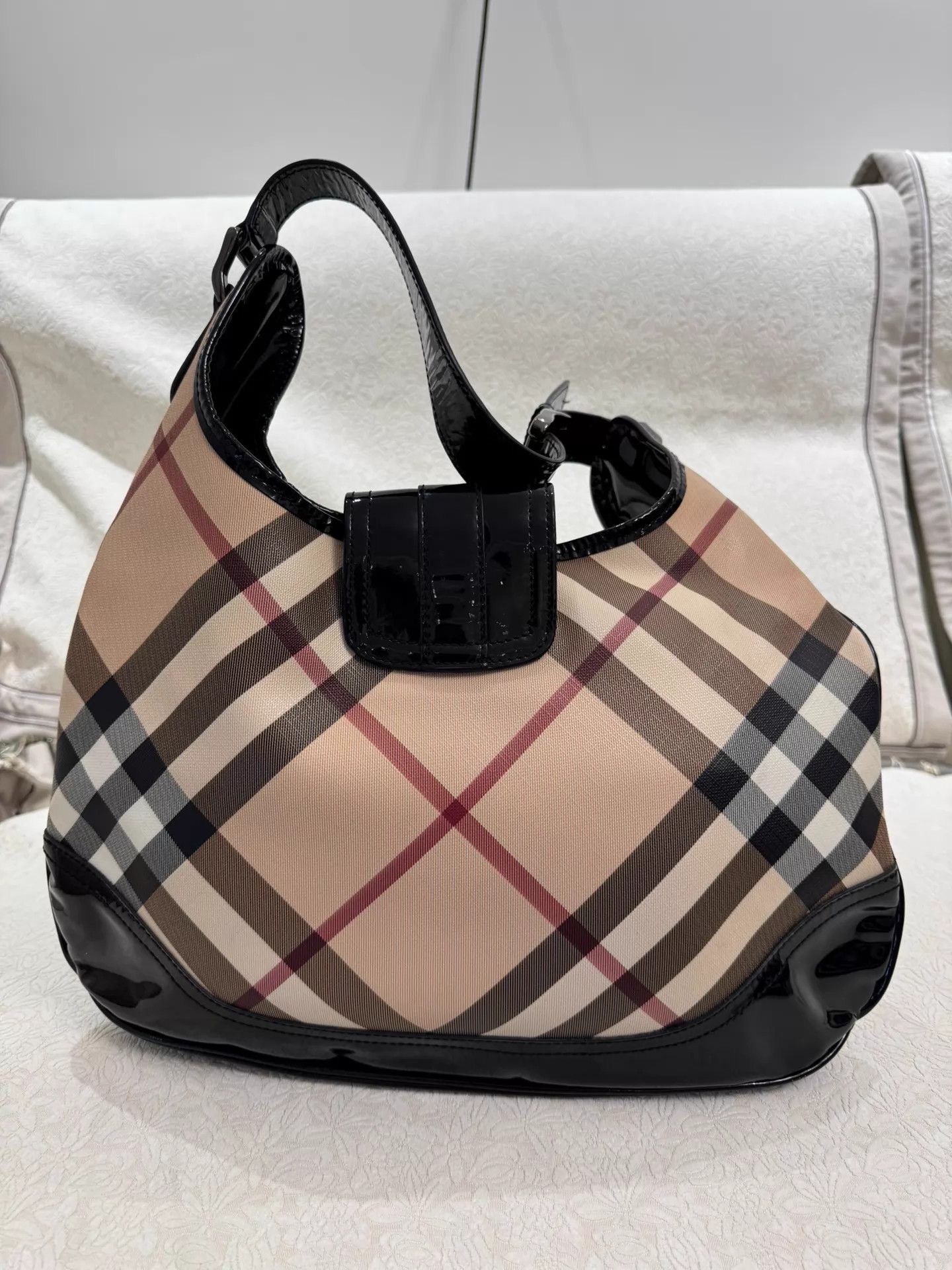 Burberry Burberry Classic Check Black Patent Leather Armpit Bag Size ONE SIZE - 6 Thumbnail