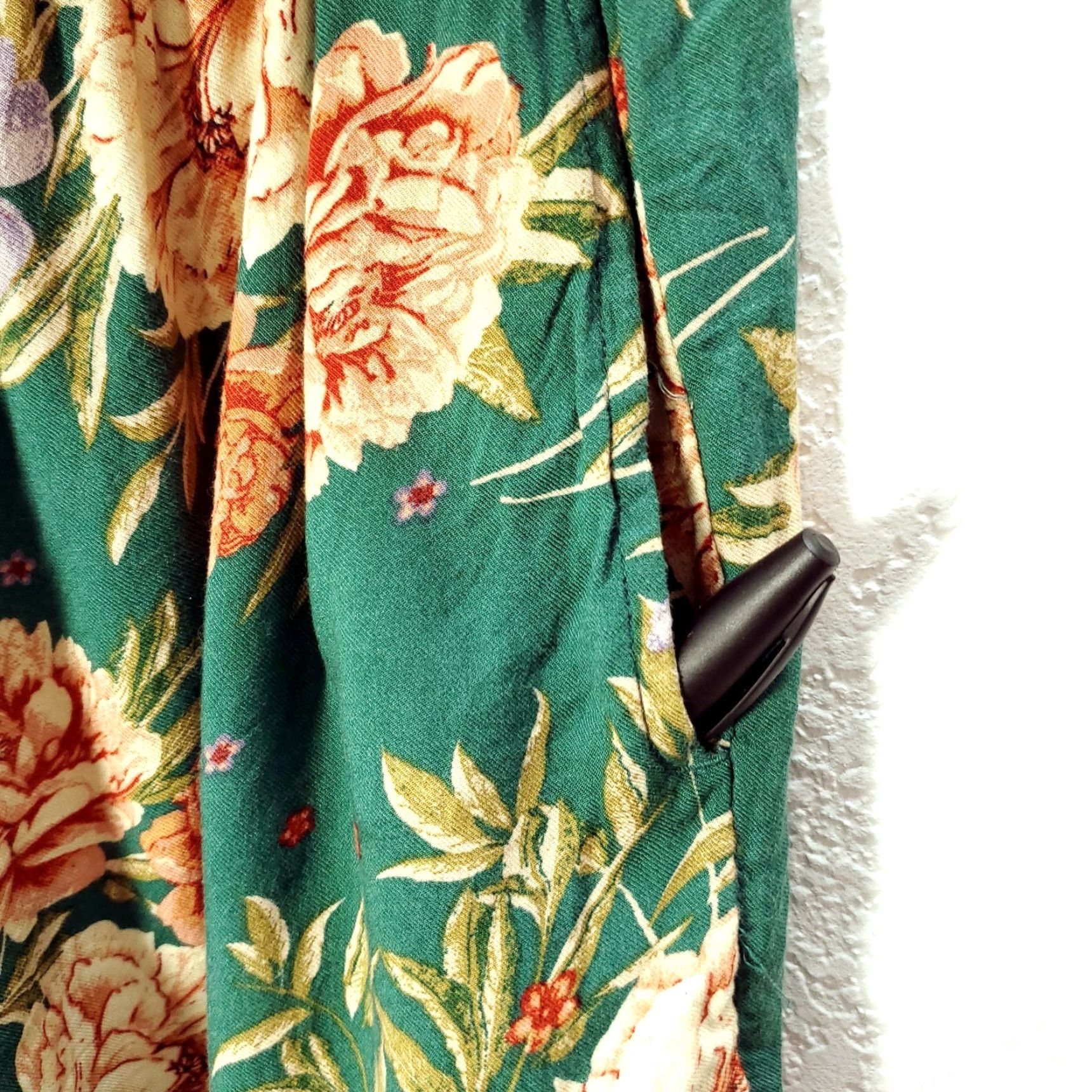 American Eagle Outfitters Women's American Eagle Romper Green Puff Sleeve Floral Sz S - Green Yellow One-Piece Casual Party/Cocktail Bohemian Floral Sleeve Puff Womens Size S Size 28" / US 6 / IT 42 - 6 Thumbnail